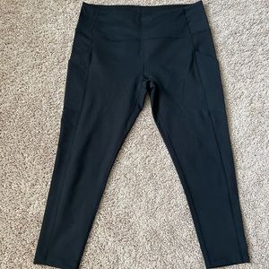 Zella Live-in black 7/8 leggings with pockets